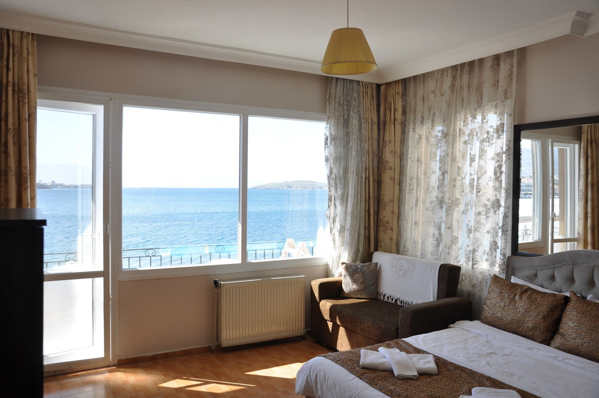 Foca Kumsal Hotel Экстерьер фото